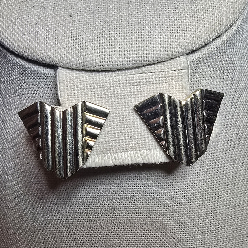 Avon Silver Chevron Heart Stud Earrings